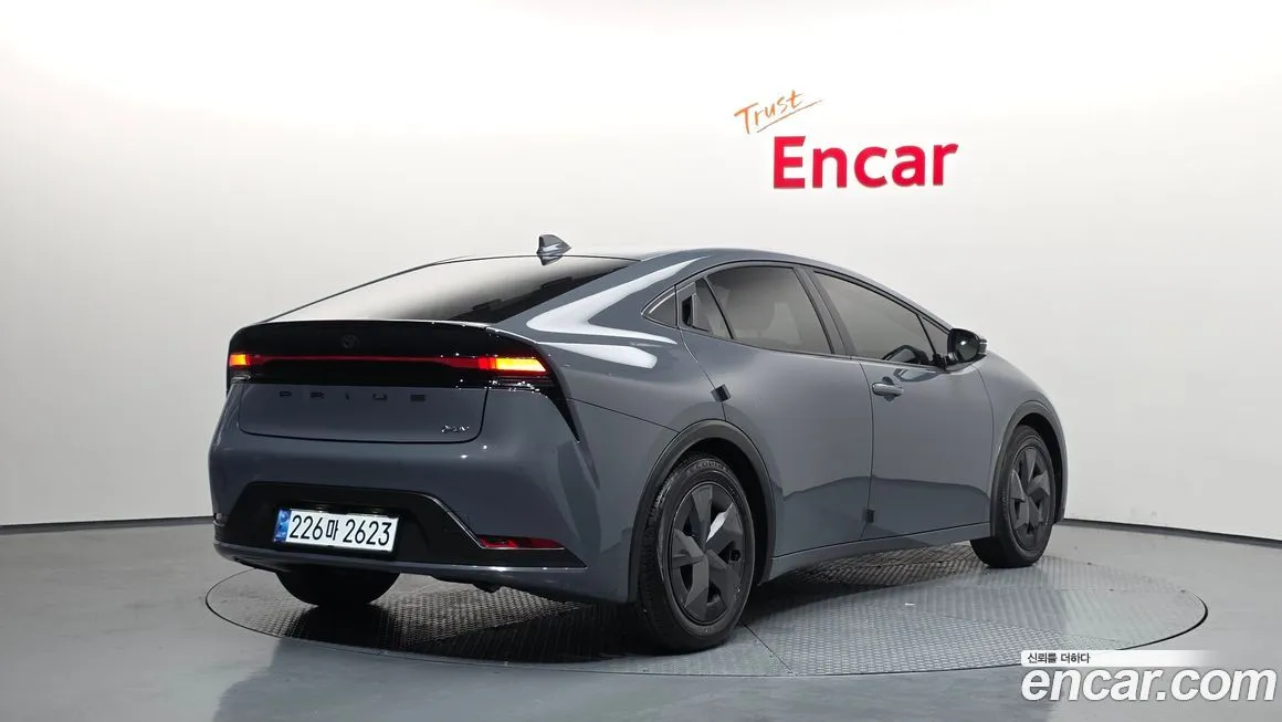 Toyota Prius — фото 2