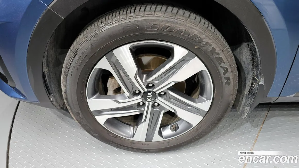 Kia Sorento — фото 5