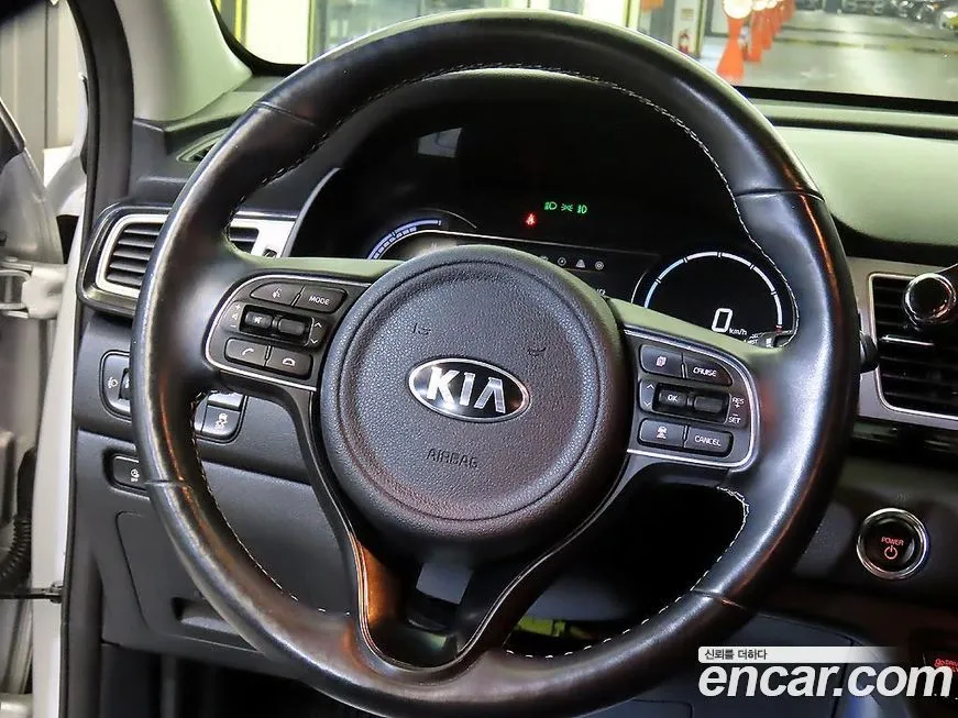 Kia Niro — фото 8