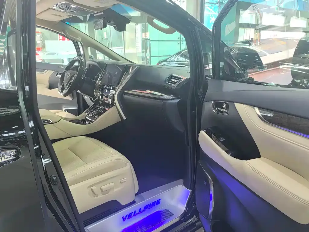Toyota Vellfire — фото 9