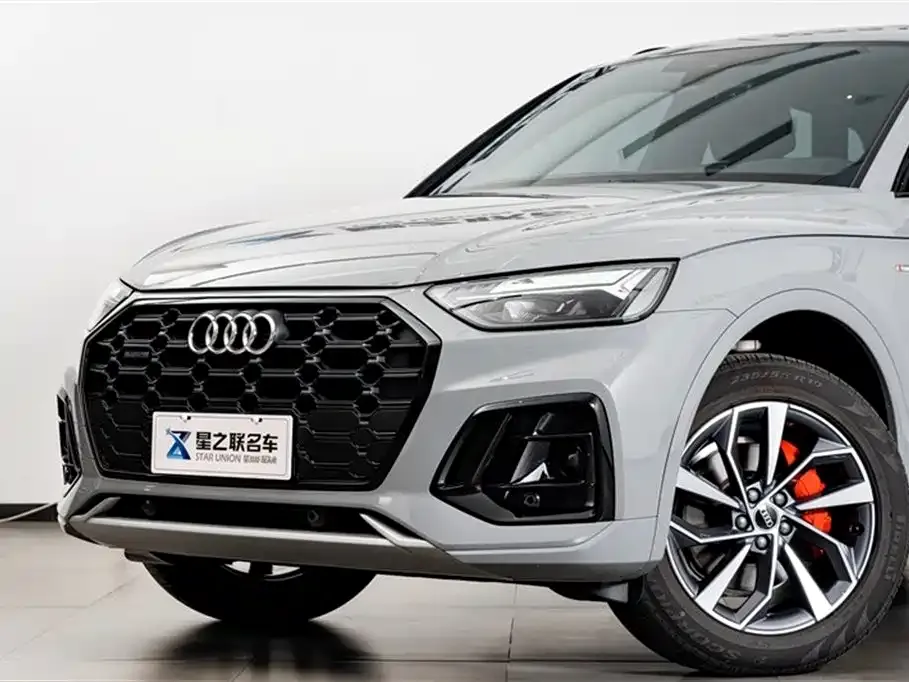 Audi Q5L — фото 3
