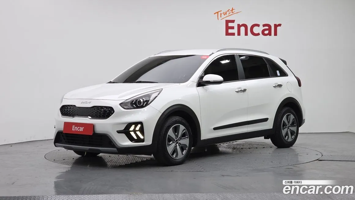 Kia Niro — фото 1
