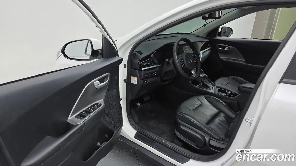 Kia Niro — фото 10