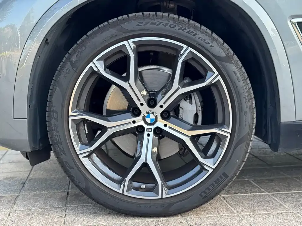 BMW X5 — фото 6