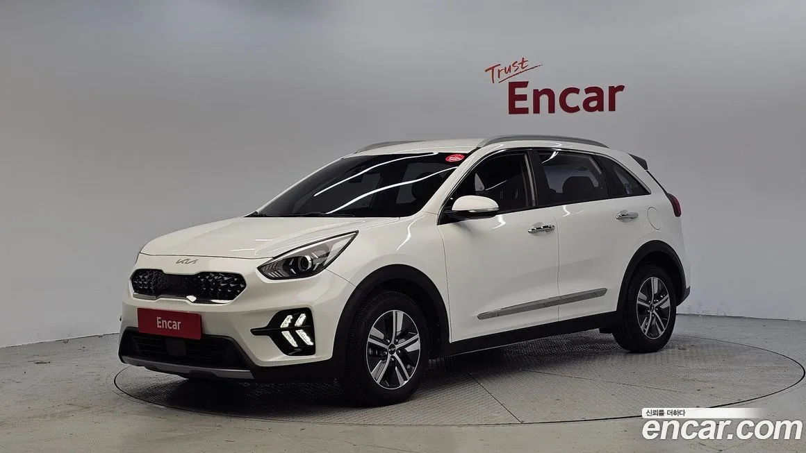 Kia Niro — фото 1