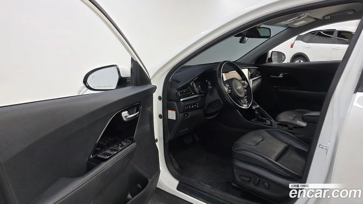 Kia Niro — фото 10