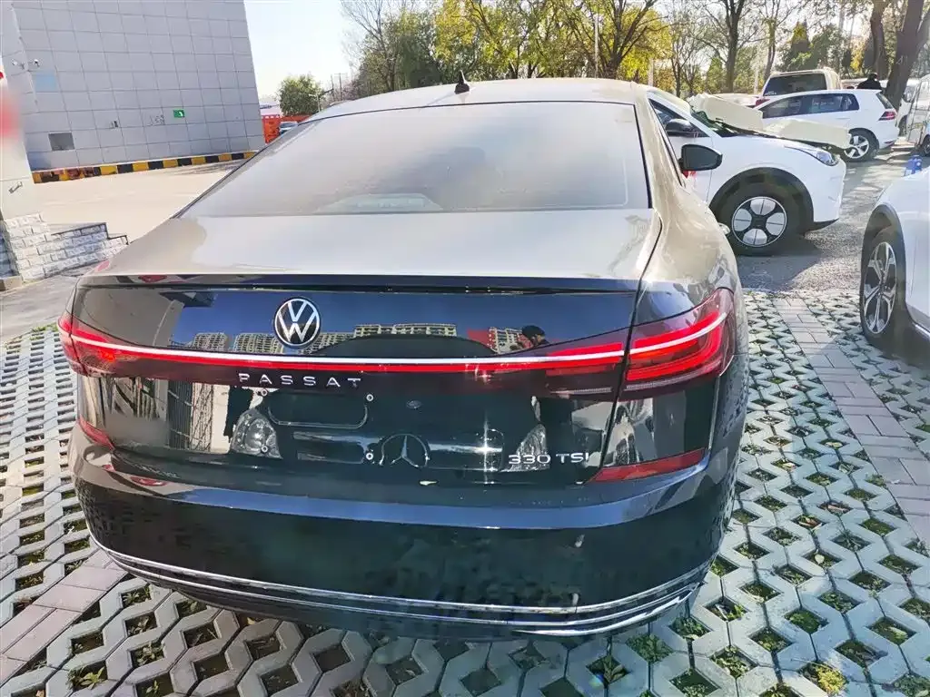 Volkswagen Passat — фото 6