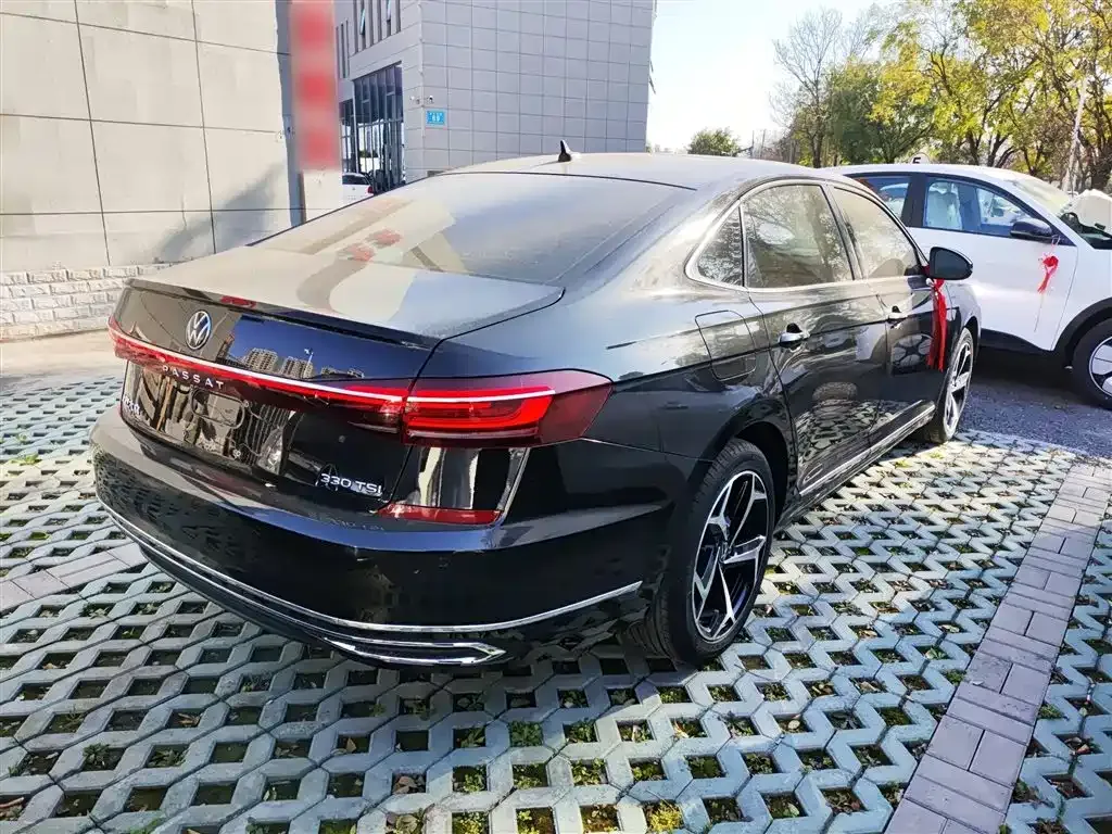 Volkswagen Passat — фото 7