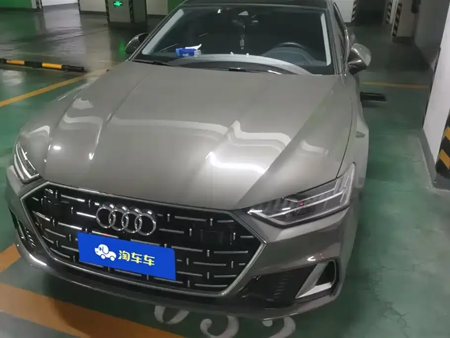 Audi A7L — фото 1