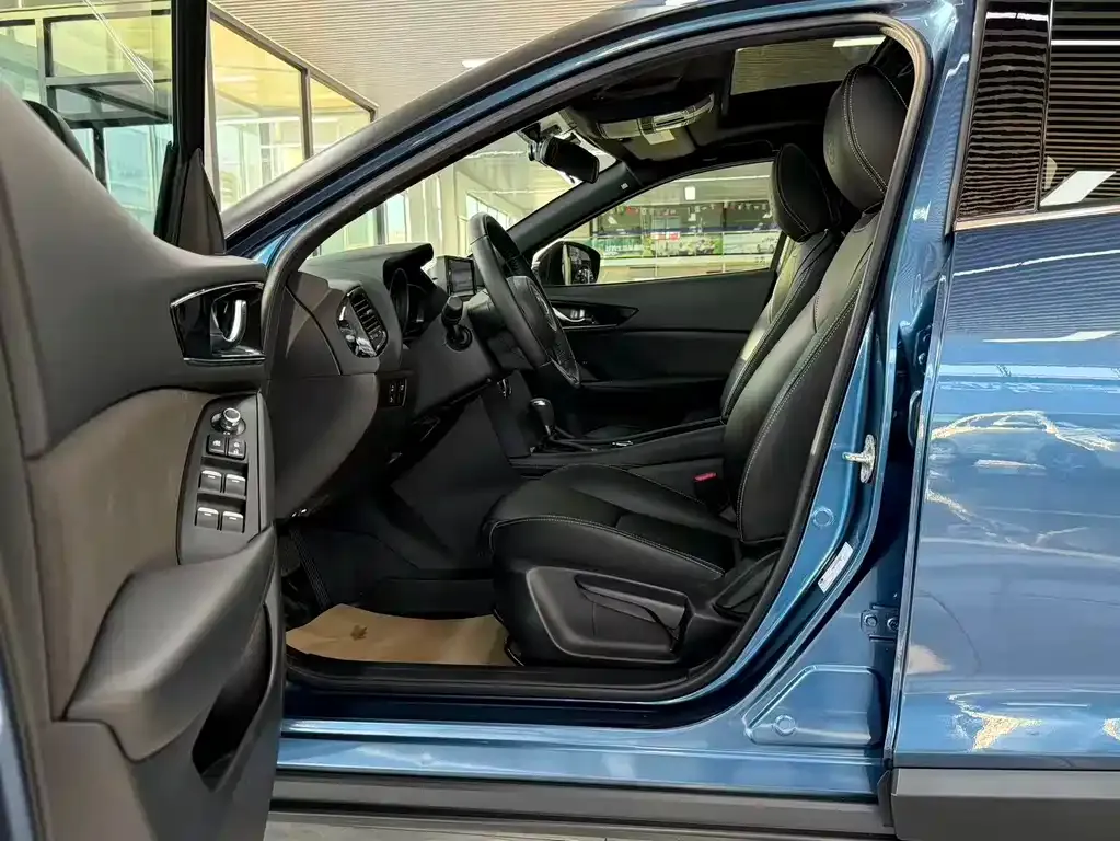Mazda CX-4 — фото 9
