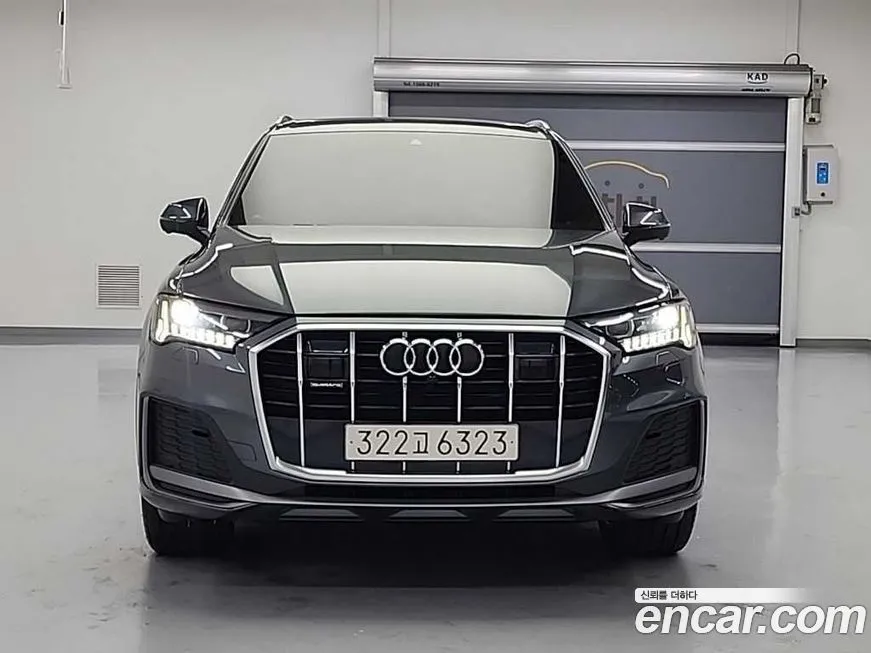 Audi Q7 — фото 1
