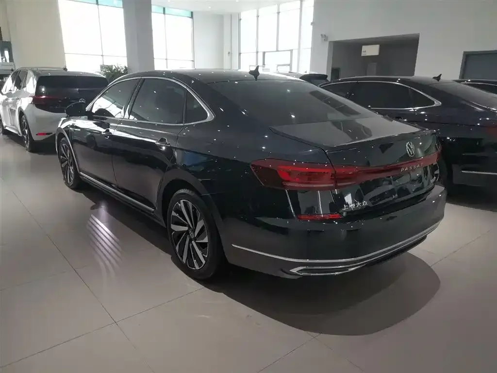 Volkswagen Passat — фото 5