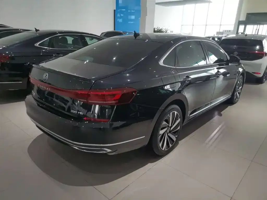 Volkswagen Passat — фото 7