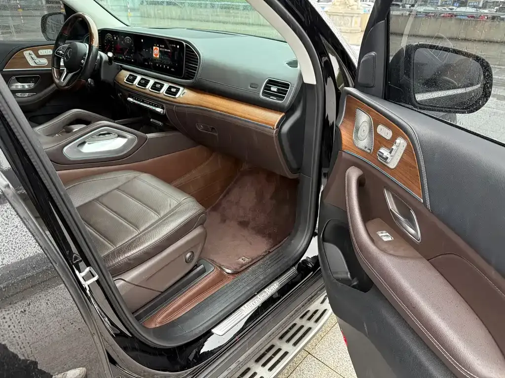 Mercedes-Benz GLS — фото 7