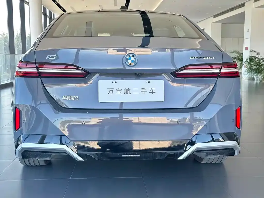 BMW i5 — фото 3