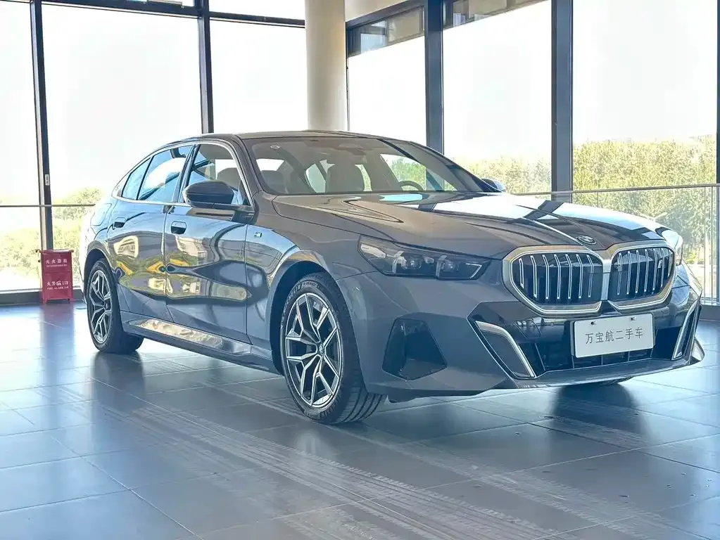 BMW i5 — фото 6