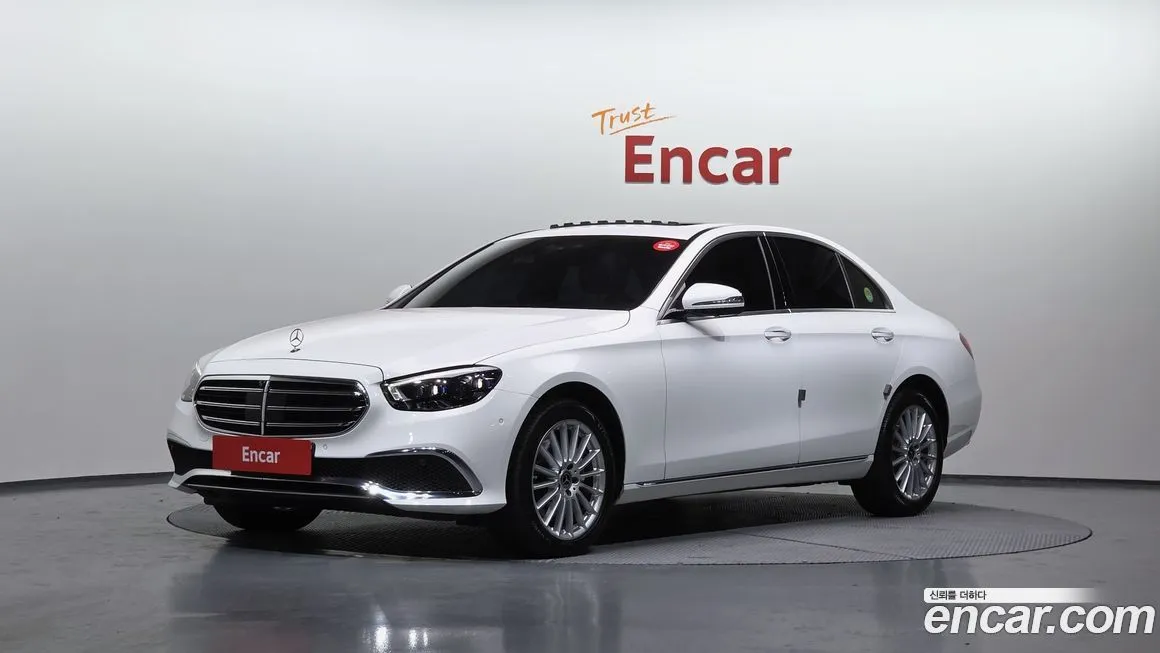 Mercedes-Benz E-Class — фото 1