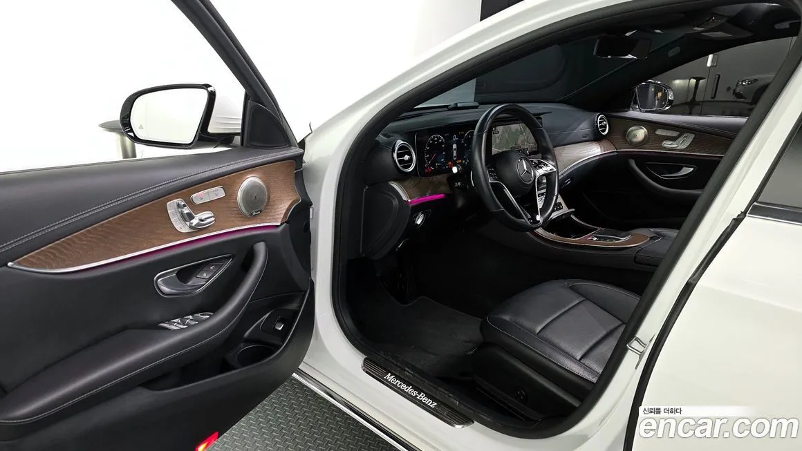 Mercedes-Benz E-Class — фото 10