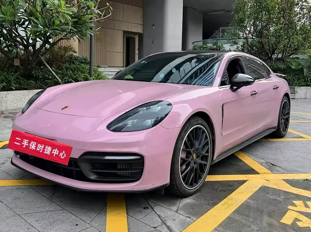 Porsche Panamera — фото 1