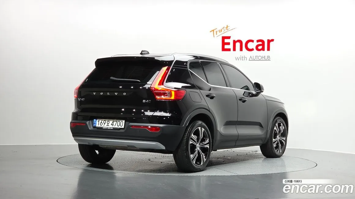 Volvo XC40 — фото 2