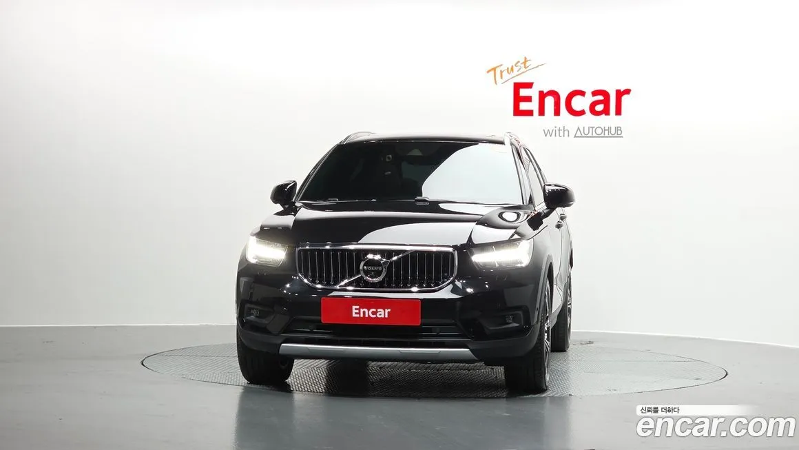 Volvo XC40 — фото 3