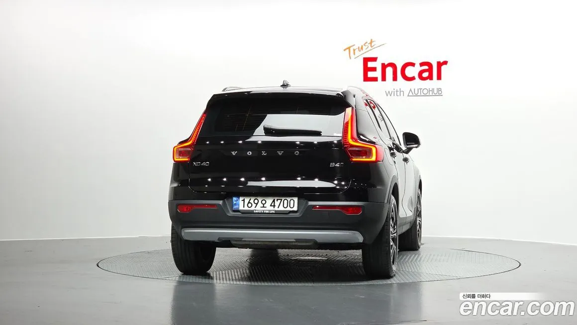 Volvo XC40 — фото 4