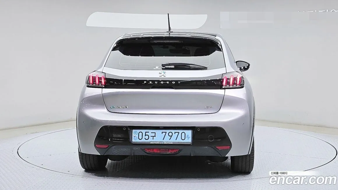 Peugeot 208 — фото 4