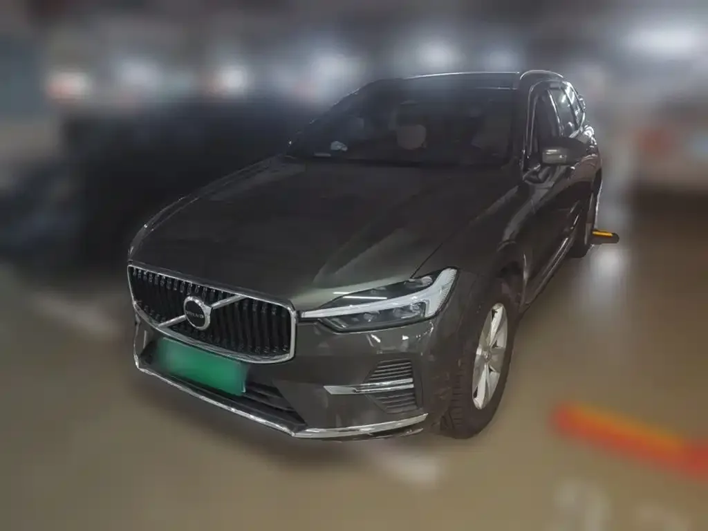 Volvo XC60 — фото 1