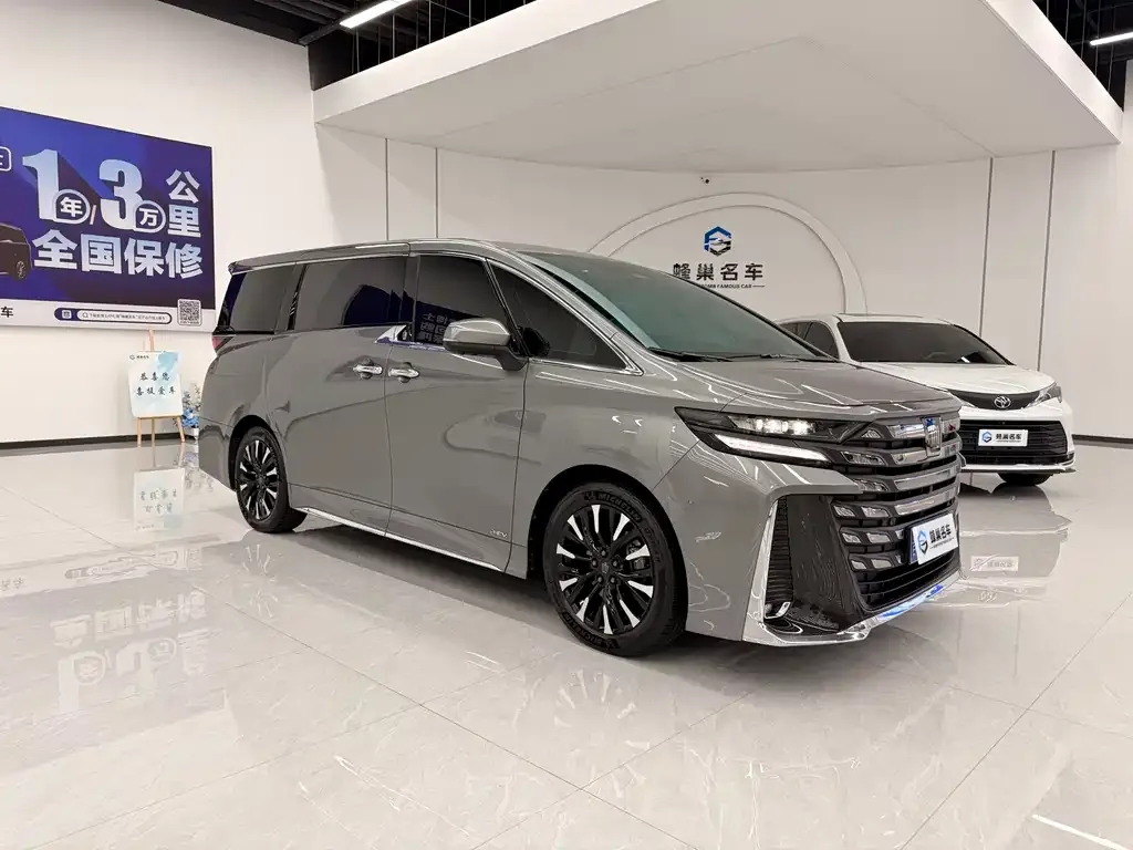 Toyota Vellfire — фото 3