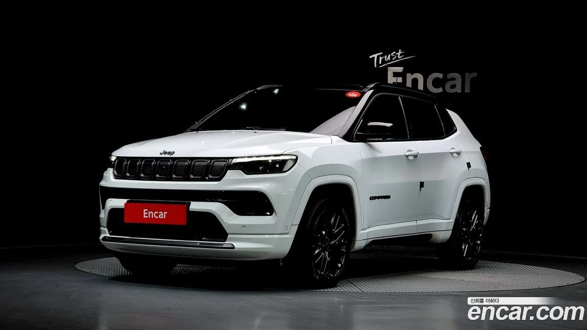 Jeep Compass — фото 1