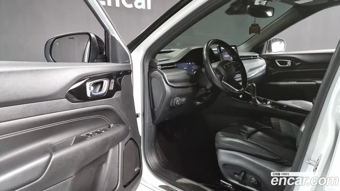 Jeep Compass — фото 10