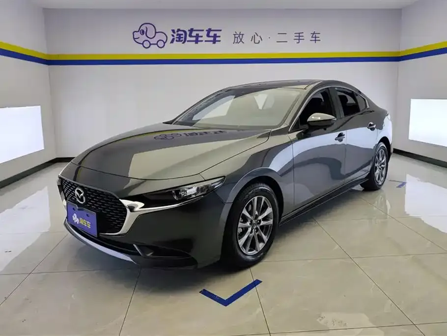 Mazda 3 Axela — фото 1