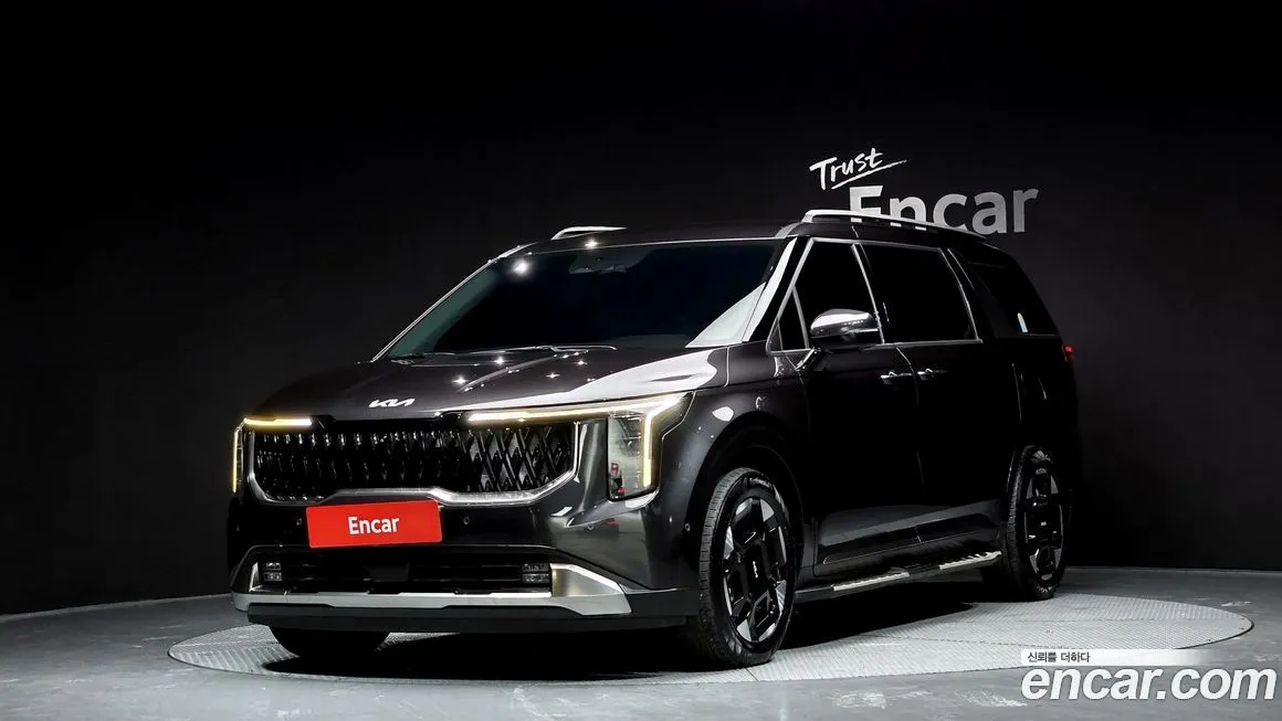 Kia Carnival — фото 1