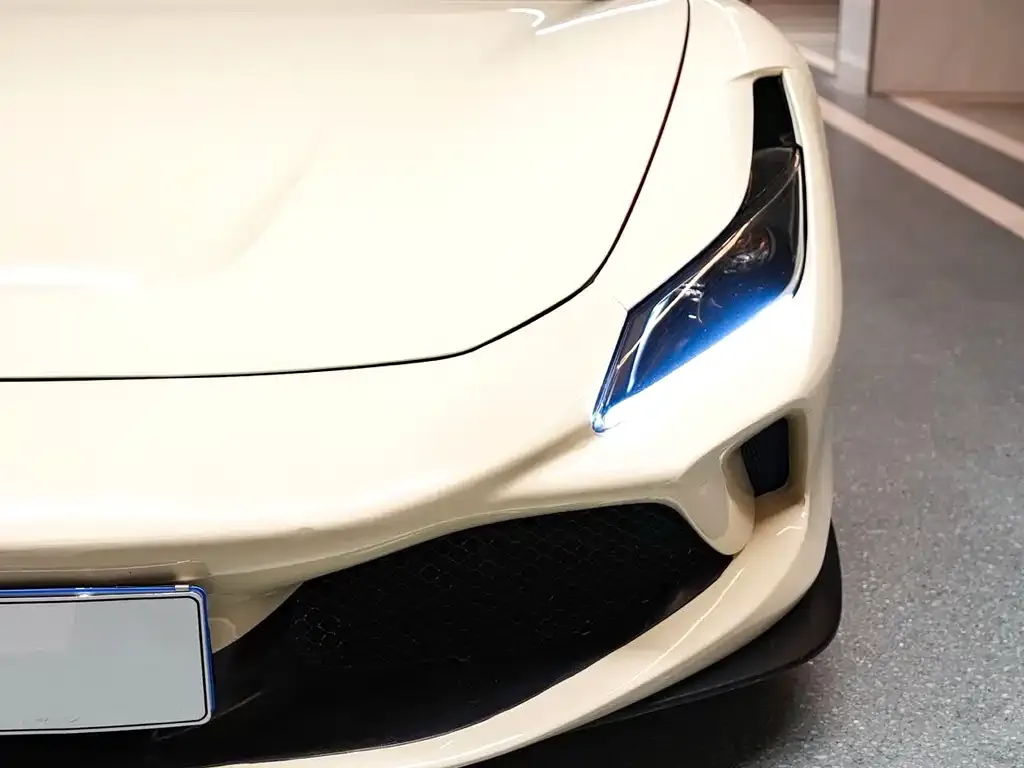 Ferrari F8 — фото 10