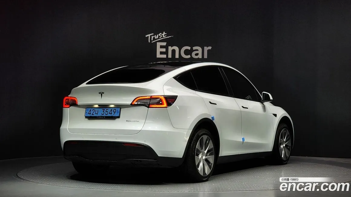 Tesla Model Y — фото 2