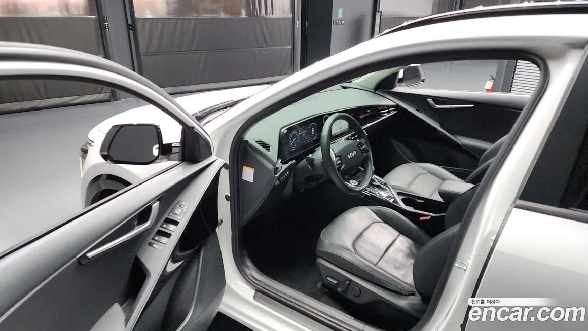 Kia Niro — фото 10
