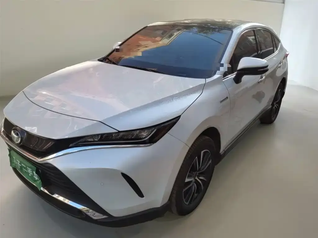 Toyota Harrier — фото 1