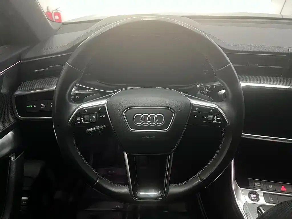 Audi A6L — фото 7