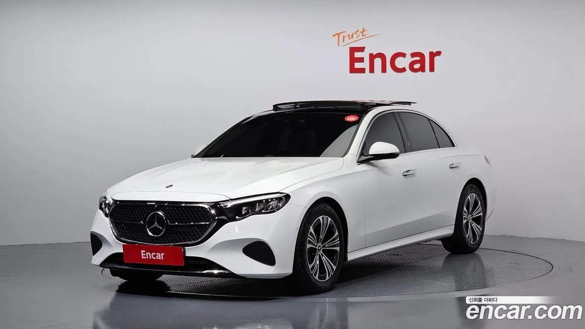 Mercedes-Benz E-Class — фото 1