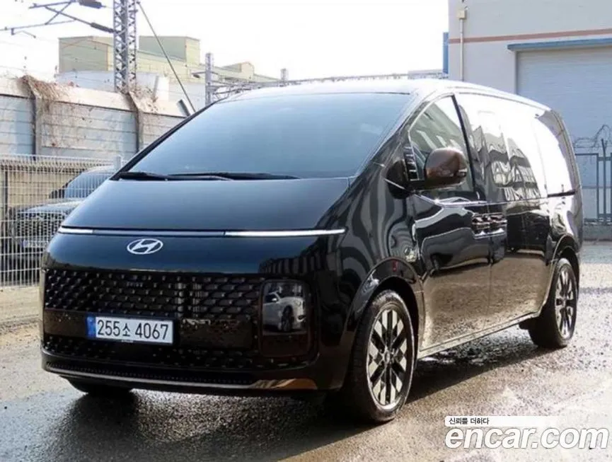 Hyundai Staria — фото 1