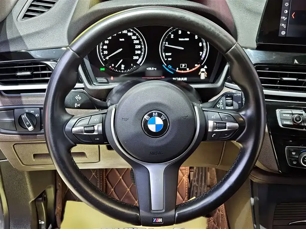 BMW X1 — фото 3