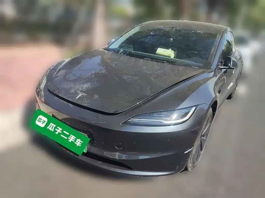 Tesla Model 3 — фото 1