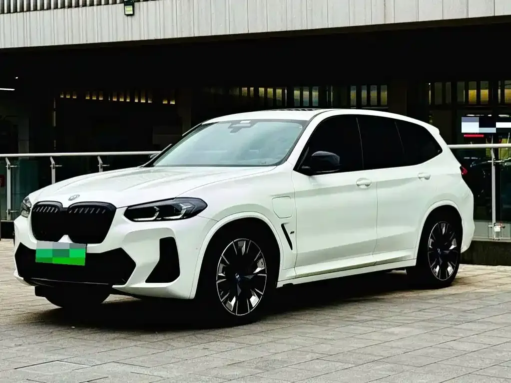 BMW iX3 — фото 1