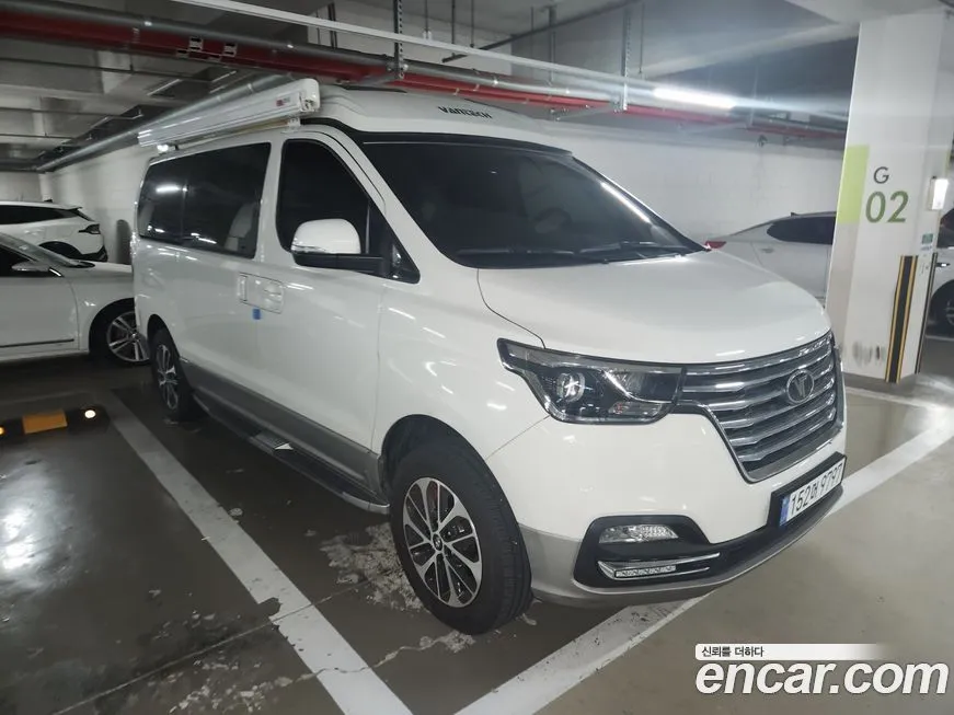 Hyundai Starex — фото 1