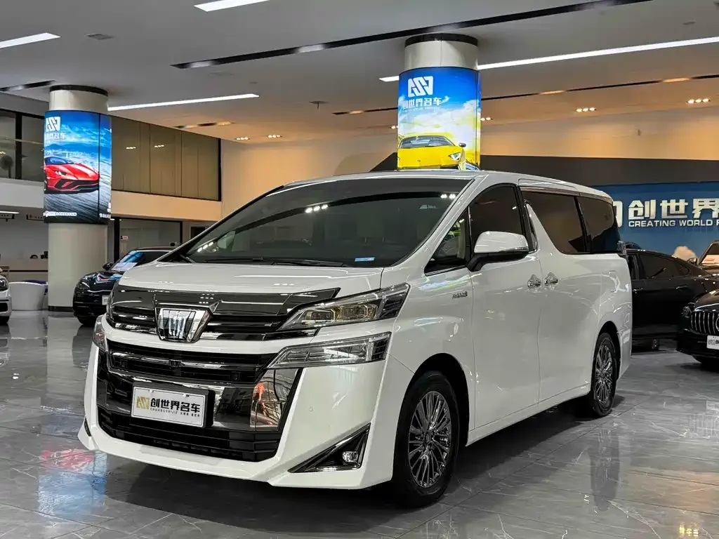 Toyota Vellfire — фото 1