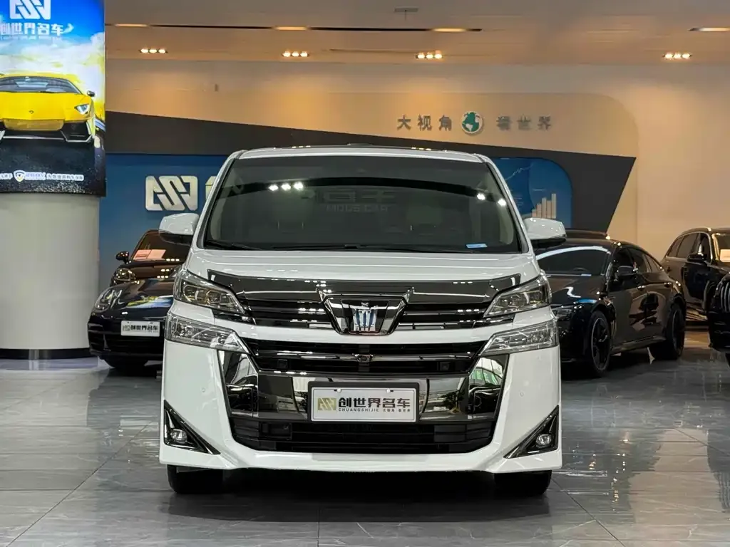 Toyota Vellfire — фото 2