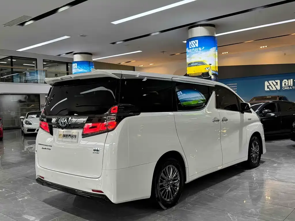 Toyota Vellfire — фото 4
