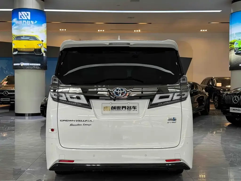 Toyota Vellfire — фото 5
