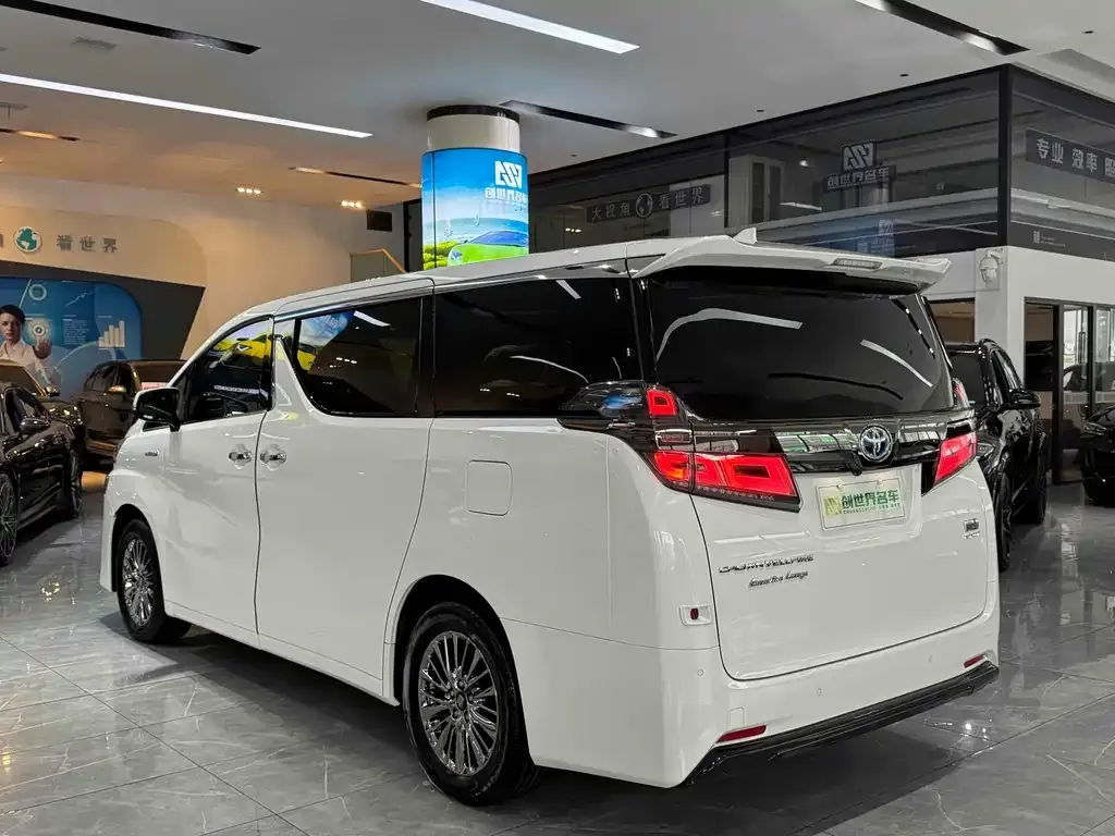 Toyota Vellfire — фото 6