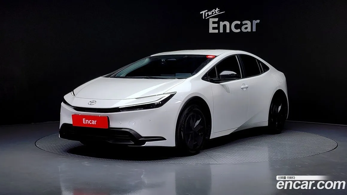 Toyota Prius — фото 1